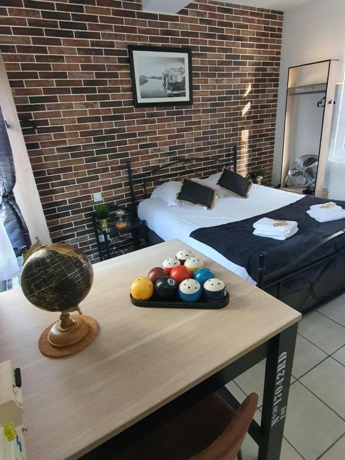 Appartement Indus En Centre Ville Avec Parking Honfleur Eksteriør bilde